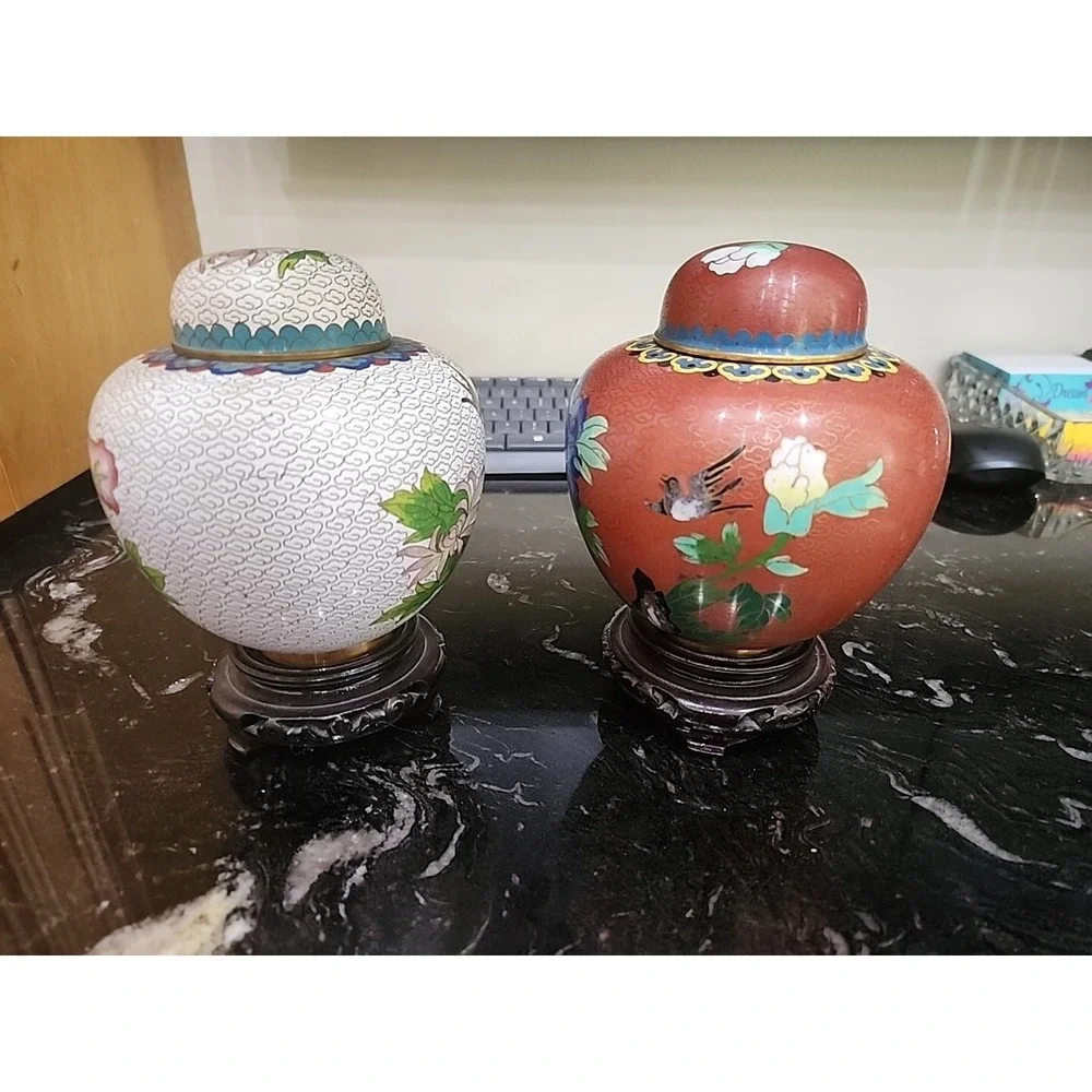 Set Of 2 Small Cloisonné Vases With Stands . 6